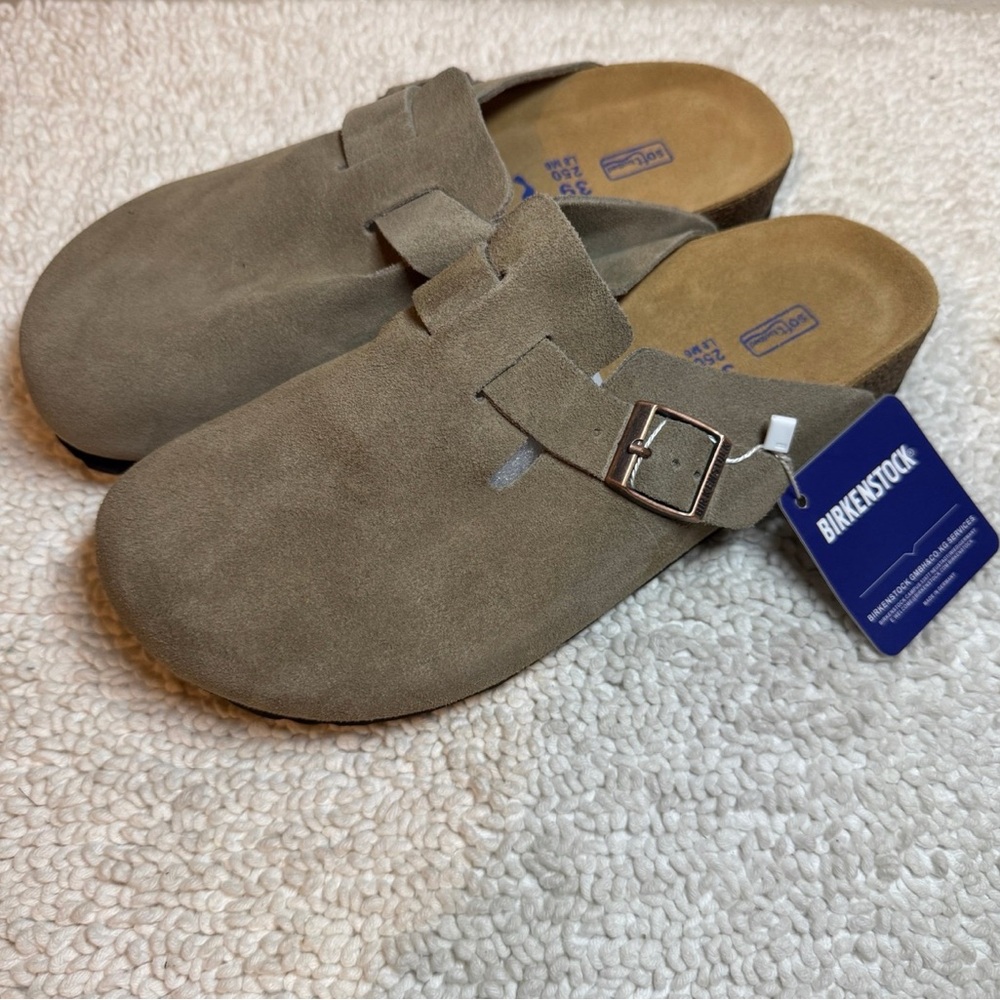 Birkenstock Boston Clog in Taupe Suede